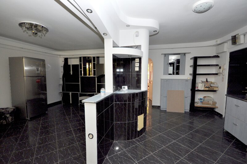 Drumul Taberei, 300 m metrou Valea Ialomitei, decomandat centrala proprie